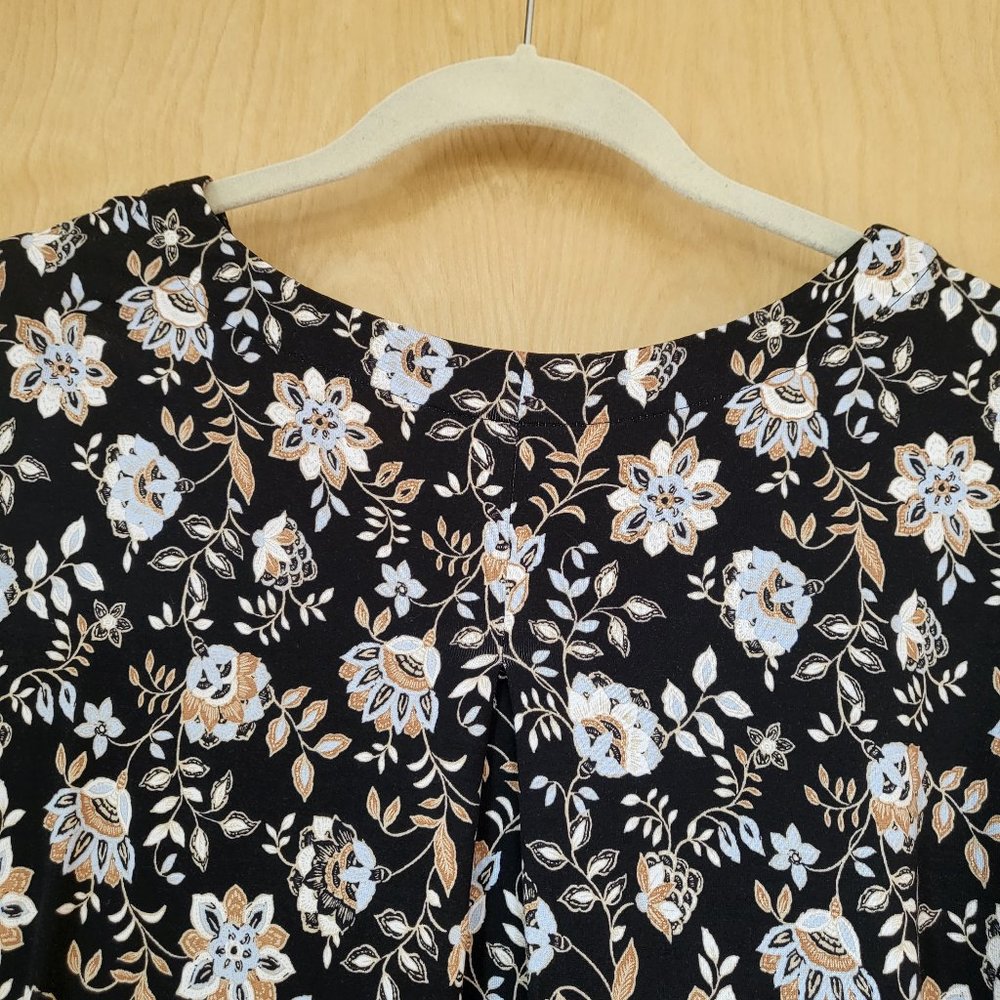 J. Jill Wearever NWOT V-Neck Black Paisley Print Top - Picture 4 of 10